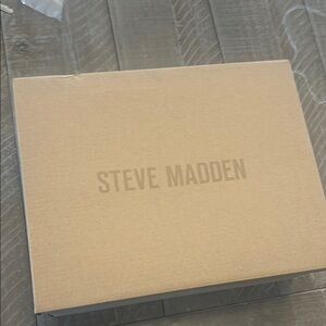 Steve Madden Tan Shoe Box